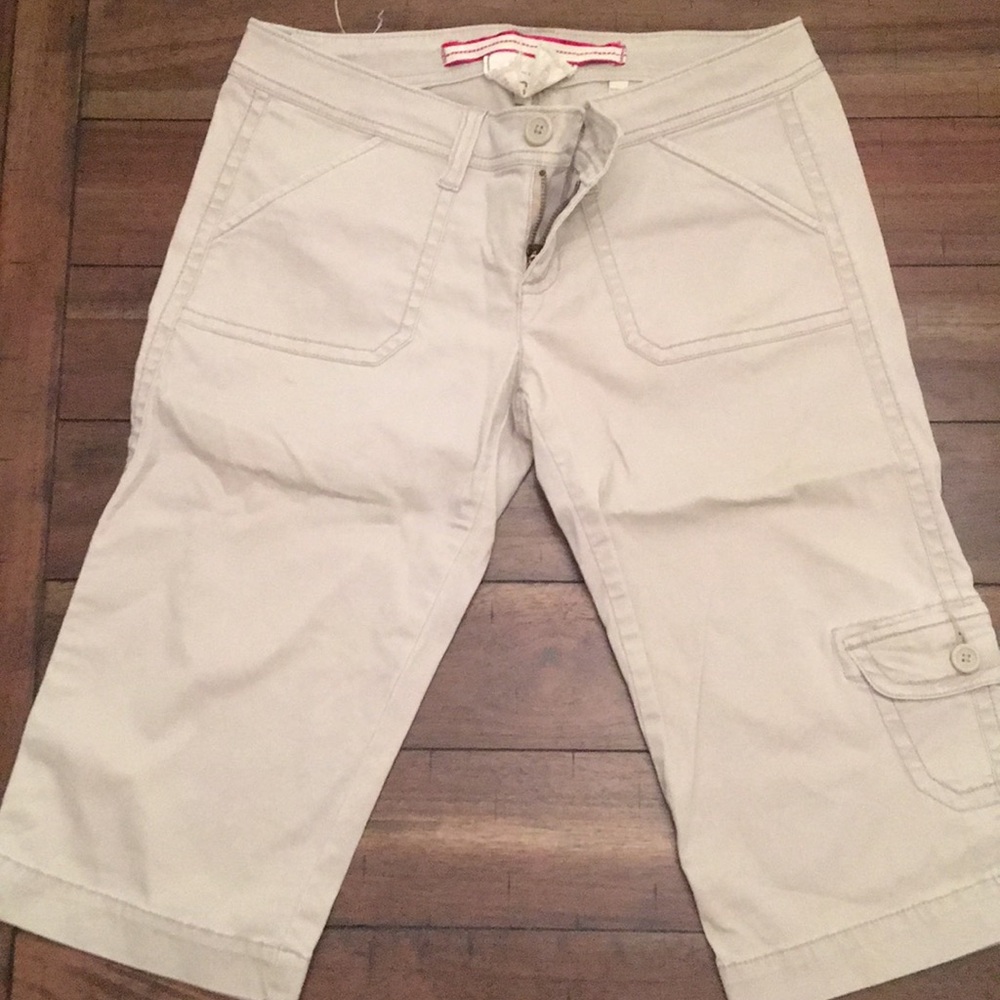 Hollister capris size 5